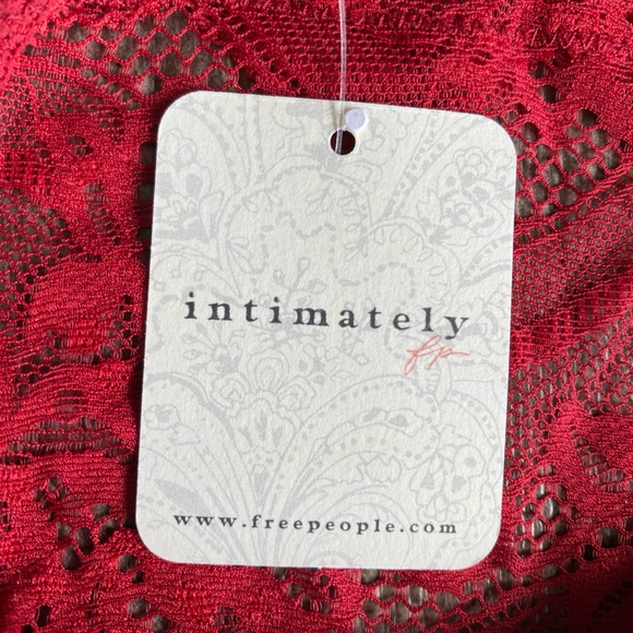 NWT Intimately by Free People cherry red lace cheeky panty size medium - Picture 4 of 5